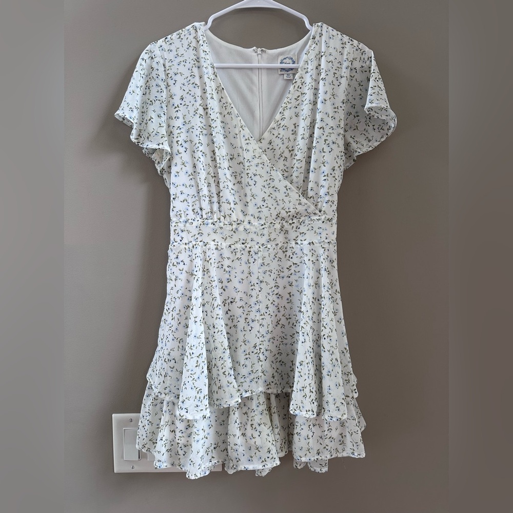 Blue Rain Floral Print White/blue/green short/romper size medium
